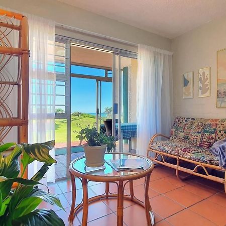 Escape To Paradise: Beachside Apartment Джефрис Бей Екстериор снимка