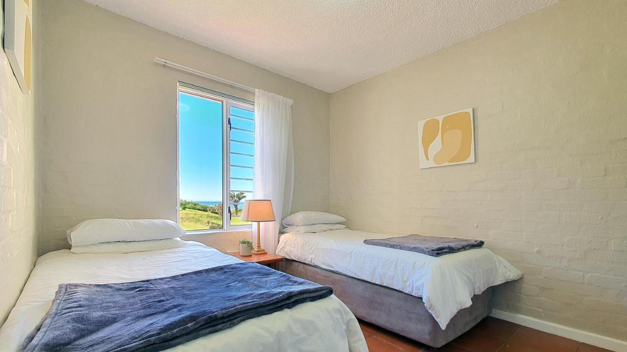 Escape To Paradise: Beachside Apartment Джефрис Бей Екстериор снимка