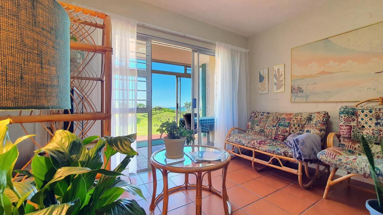 Escape To Paradise: Beachside Apartment Джефрис Бей Екстериор снимка