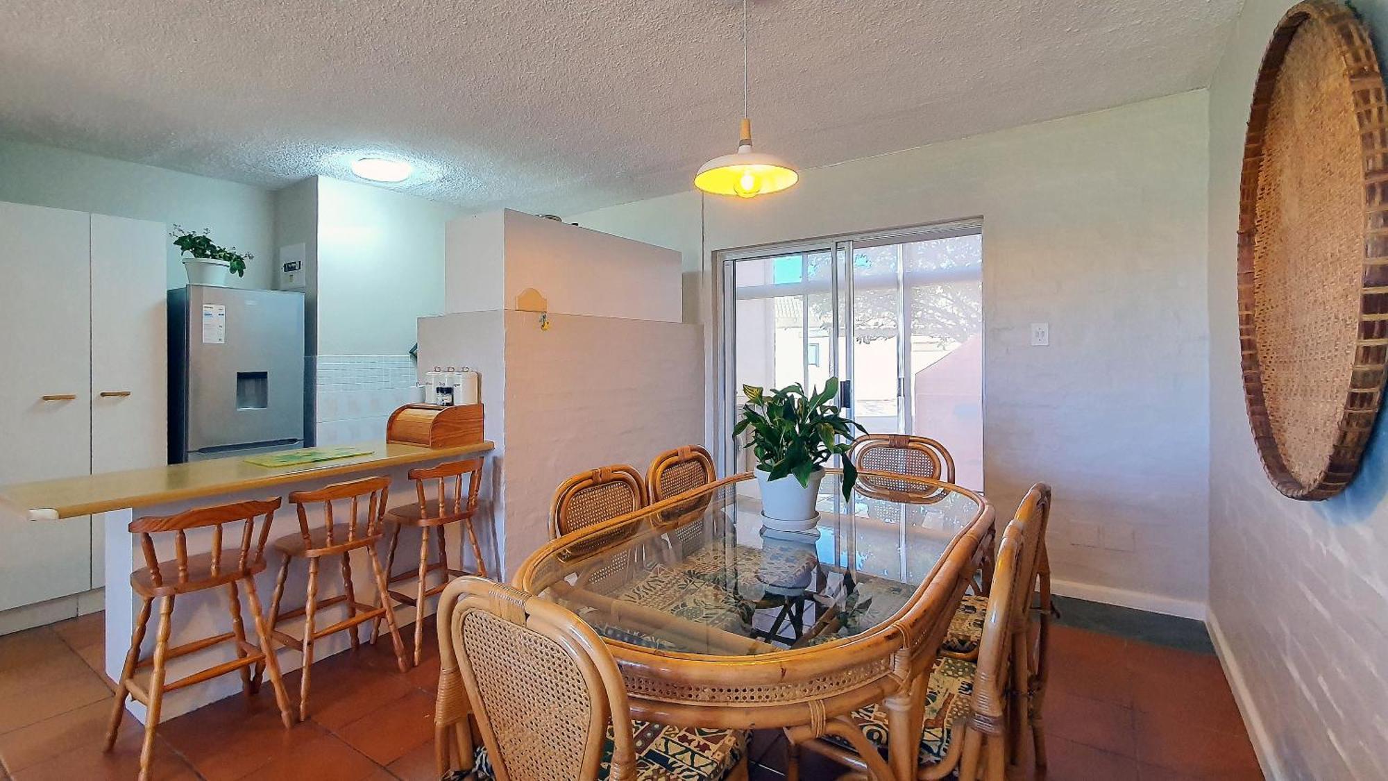 Escape To Paradise: Beachside Apartment Джефрис Бей Екстериор снимка